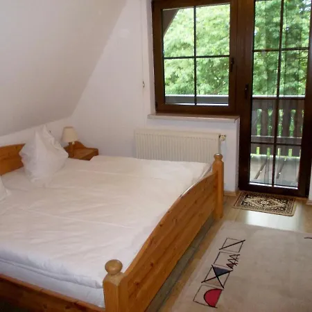 Casa vacanze Spacious Chalet With Garden In