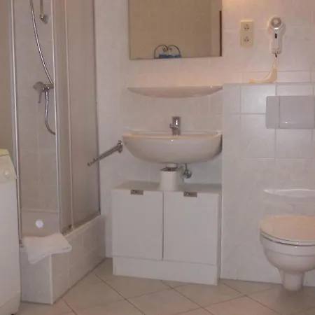 Spacious Chalet With Garden In Casa vacanze Marlow
